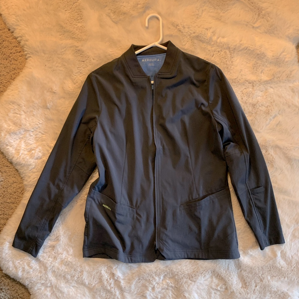 LIKE NEW!!!!Medelita women’s Kinetic scrub jacket! Pewter size medium